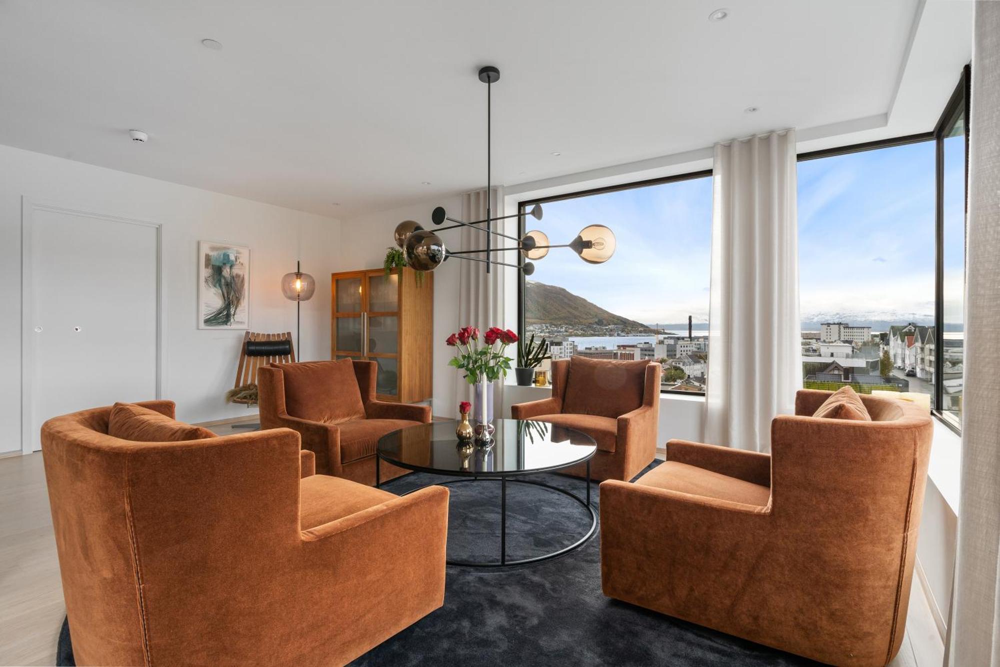 Luxury Apartment Downtown Tromso With 2 Bedrooms And 2 Bathrooms And Parking Екстер'єр фото