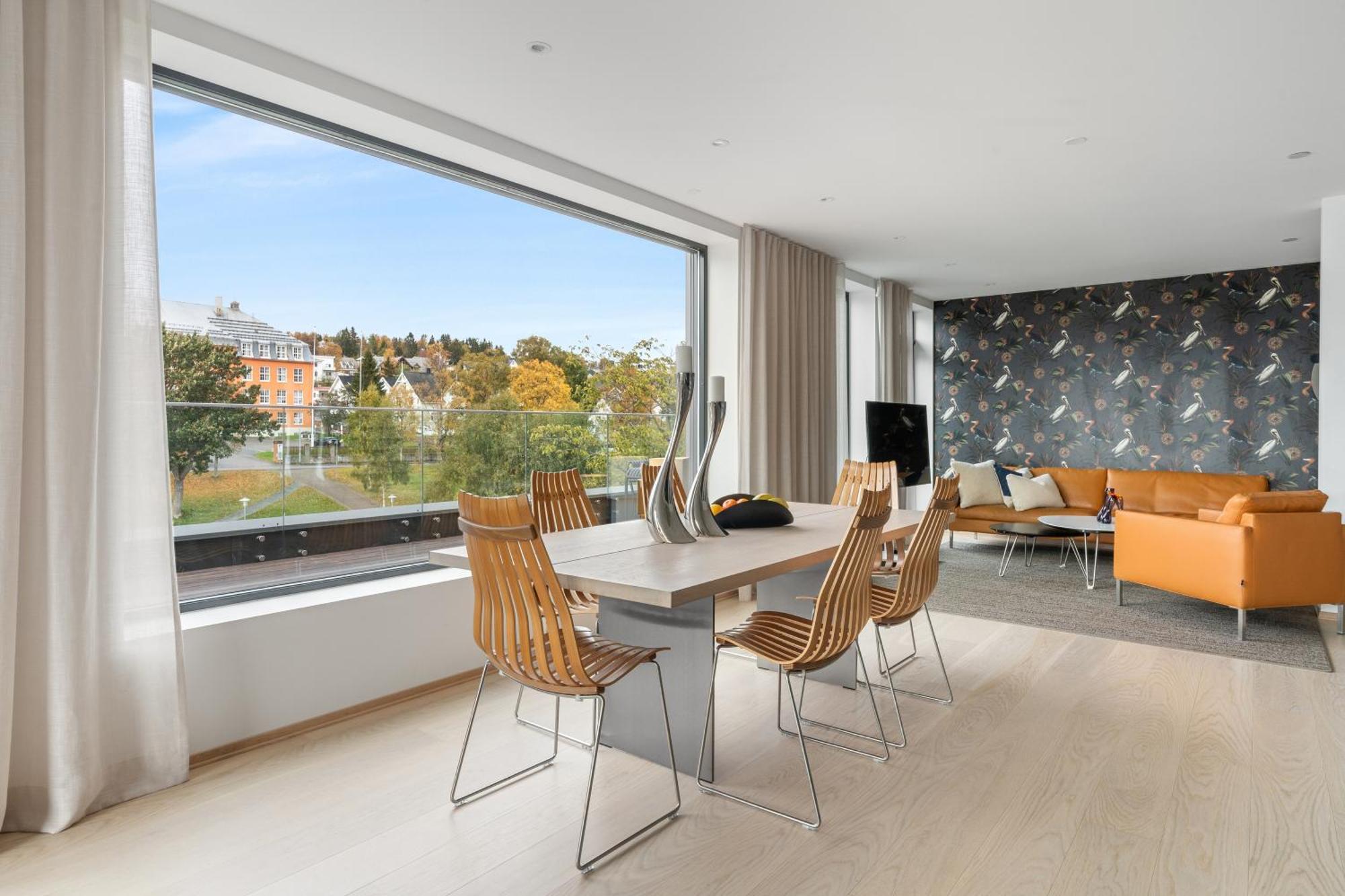 Luxury Apartment Downtown Tromso With 2 Bedrooms And 2 Bathrooms And Parking Екстер'єр фото